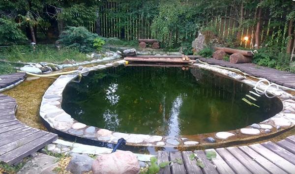 arreglo de la piscina en el campo