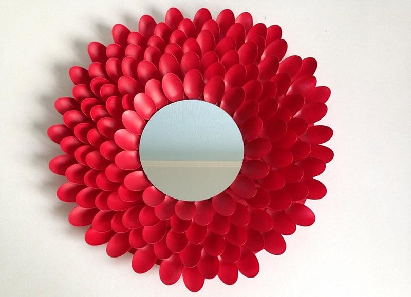décor de cuillères en plastique