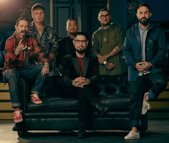 Um Episode 1 zu beginnen, werden die Künstler auf das weltberühmte Coney Island gebracht. Ink Master hat wirklich ein Faible für Coney Island; fast einmal pro Saison ist es Gastgeber einer Herausforderung. Bei all den Veränderungen der Show in diesem Jahr war die Vertrautheit des Ortes willkommen. Nachdem die zurückkehrenden Meister, Richter und 24 potentiellen Teilnehmer vorgestellt wurden, beginnt die erste Herausforderung. Die Künstler wurden gebeten, ein Tattoo ihrer Wahl ohne Einschränkungen hinsichtlich Thema oder Stil zu präsentieren. Die erste Herausforderung, erklärt Dave Navarro, wird blind beurteilt. Die Juroren und Meister wissen nicht, welches Tattoo zu welchem ​​Künstler gehört, wenn sie beginnen, Teams auszuwählen. Die neun besten Tattoos des Tages werden während der Beratung debattiert. Diese Top 9 Tattoos garantieren den Künstlern Plätze im Ink Master House.