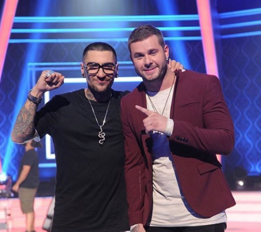 Není žádným překvapením, že Team DJ je oblíbenou volbou. DJ nejprve soutěžil v 2. sezóně „Best Ink“, ve které skončil jako druhý. DJ vyhrál sezónu 9 Ink Master s Bubbou Irwinem, pravděpodobně slabším umělcem tetování, po jeho boku. Soutěžící v týmu DJ budou doufat, že půjdou ve šlépějích Bubby. Otázkou zůstává, zda bude DJ schopen zopakovat svůj konkurenční úspěch bez vlastních rukou na stroji.