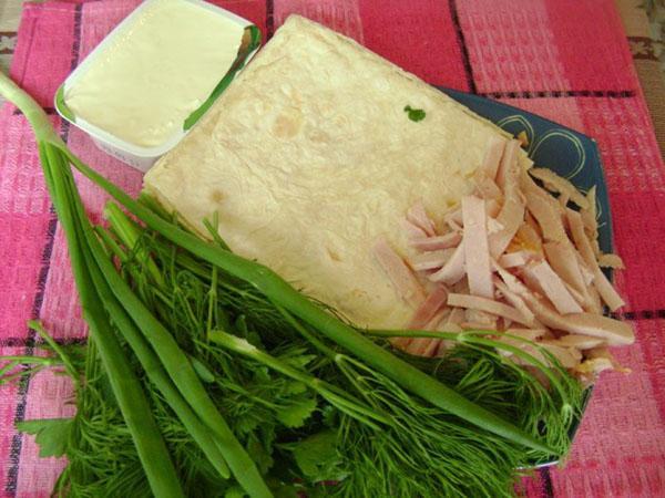 pan de pita con jamón en una sartén