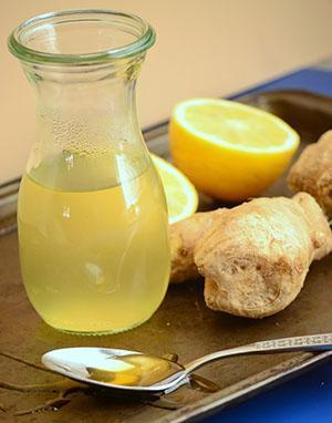 Thé au gingembre avec citron et miel