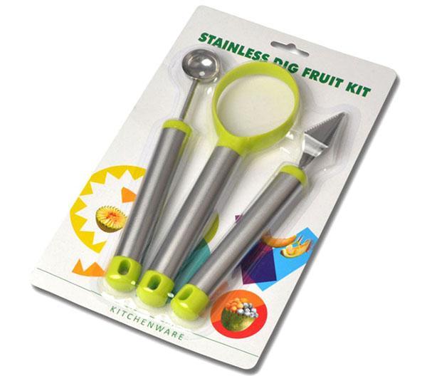 un ensemble de couteaux pour la coupe bouclée