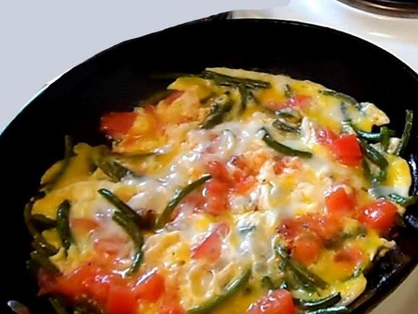 omelette aux flèches d'ail