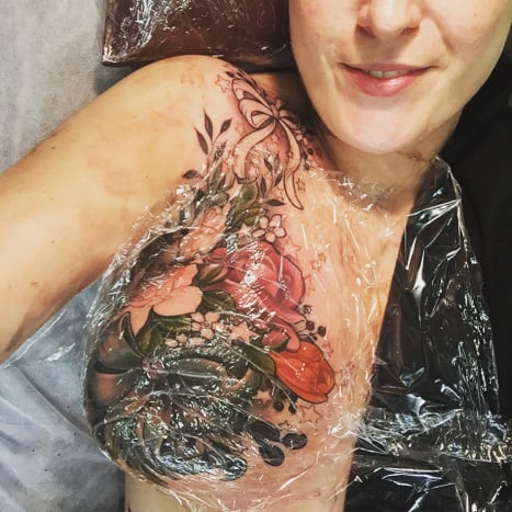 Alison Tattoo rakoviny prsu