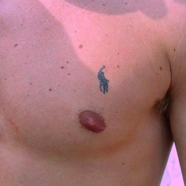 Hloupé tetování - nejhorší tetování všech dob!