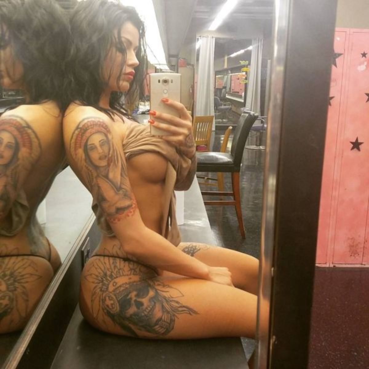 tattoo-selfie-stickelchenoa