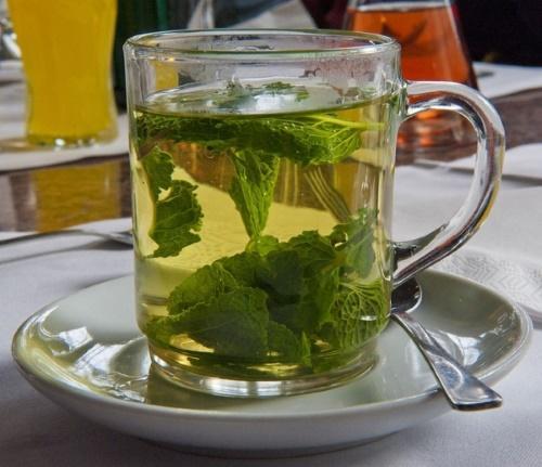 té de bálsamo de limón