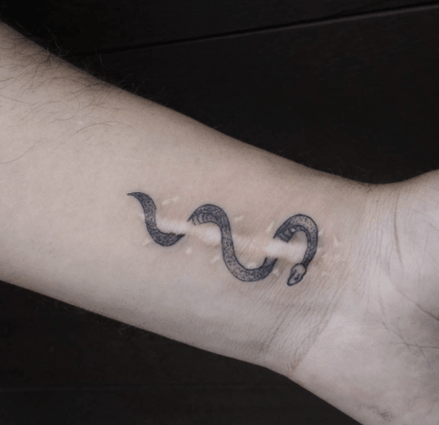 had kolem tetování jizvy