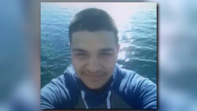 Daniel Ramirez Medina. Foto von Public Counsel über Fusion.net zur Verfügung gestelltDie Angst vor Tätowierungen gibt es schon seit Jahren, aber diese Angst wurde erst letzten Monat wahr, als ein mexikanischer Einwanderer – der zuvor durch das Programm „Deferred Action for Childhood Arrivals“ (DACA) von Präsident Barack Obama geschützt wurde – wurde in Seattle wegen angeblicher Bandenbindungen festgenommen. Daniel Ramirez Medina, der sich immer noch in Haft befindet, hat auf seinem Unterarm ein Skript-Tattoo mit der Aufschrift 
