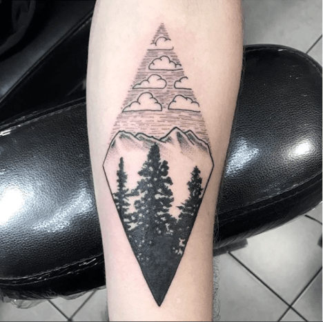 Steel Quill Tattoo má výhodnou polohu na West State Rd 434 Winter Springs na Floridě. Tento obchod vyniká čistotou a extrémní úrovní odbornosti. Steel Quill Tattoo má širokou škálu stylů, na které se umělci specializují, včetně bleskových návrhů, zakrývání a návrhů zakázkové práce. Adresa webové stránky: 1049 W State Rd. Winter Springs, FL 32708