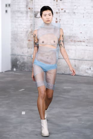 Zu den namhaften Kunden zählen Vogue China, Eckhaus Latta, Interview Magazine und Comme Des Garcons.