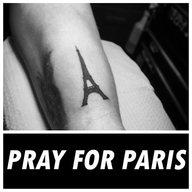 الأوشام التي تكريم ضحايا هجوم باريس