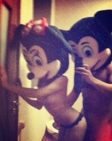 Foto přes instagram Pouze Kendra mohla pošpinit Disney!