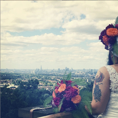 Kürzlich hat Harnaam Kaur ein Fotoshooting für Brautkleider gemacht. Dies ist ein Blick hinter die Kulissen des Shootings. Mehr Bilder findet ihr auf ihrem Instagram.