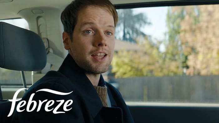 Während Budweiser 'Wazaaaa' 1999 hat Febreze vielleicht gerade das nächste große kommerzielle Schlagwort geschaffen. In ihrem Super Bowl 2018-Werbespot stellten sie der Welt Dave vor – den einzigen Mann der Welt, dessen „Piepsen nicht stinkt“. Tolle.