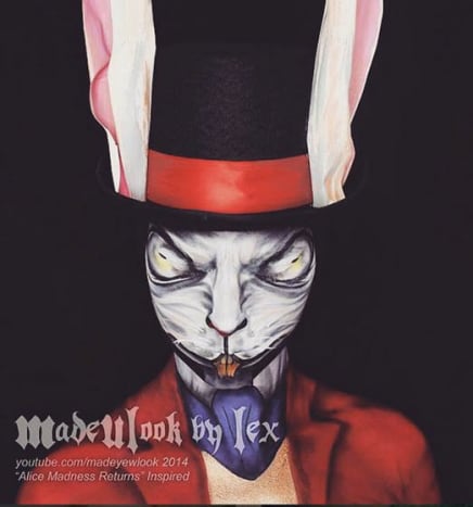 جنون مطلق مع مظهر Mad Hatter هذا