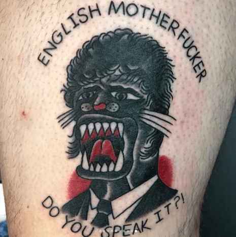 Werfen Sie einen Blick auf einige unserer Lieblings-Sucky-Panther-Tattoos in der Galerie unten und lassen Sie uns wissen, an welchen anderen Tattoo-Memes Sie süchtig sind.