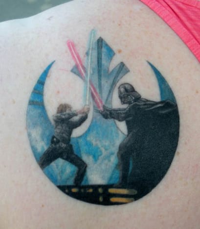 Luke Skywalker a Darth Vader bojují proti tetování
