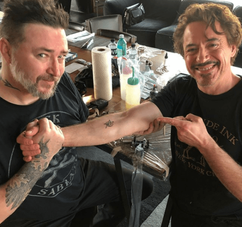 Am Wochenende bekam die Originalbesetzung der Avengers – darunter Robert Downey Junior, Scarlet Johansson und Chris Hemsworth – die passende Tinte von Josh Lord.