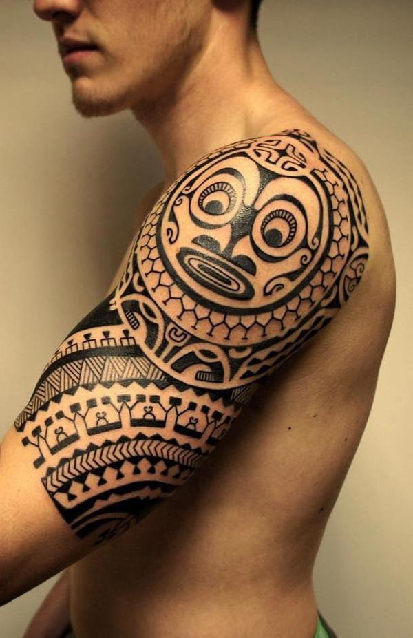 Maori Farn Tattoo mit Koru Swirls