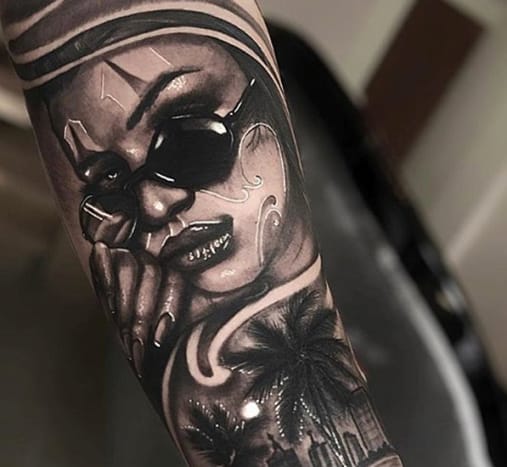 Kolumbijský tetovací umělec Sebastian Barrero má jedinečný styl černé a šedé práce.