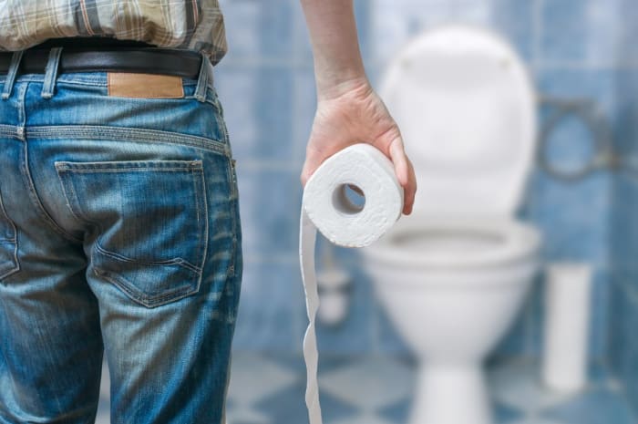 الرجل، أرض مستأجرة، ورق تواليت، اقترب، toilet