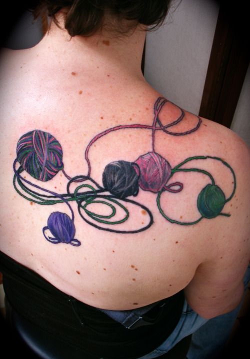 Tato háčkovaná tetování, která jsou překvapivě pořádná