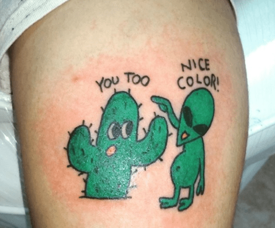 Alien und Kaktus Tattoo