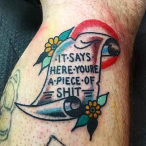 beleidigendes Tattoo