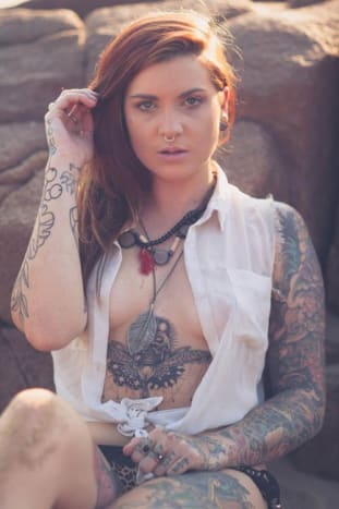 Podívejte se na tuto fotografii Rity Wortj a uvidíte její úžasné tetování Star Wars.
