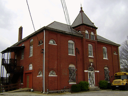 Cincinnati, OHThe Dent Schoolhouse: Das Schulhaus lebt von seiner Geschichte des mysteriösen Verschwindens von Schulkindern.