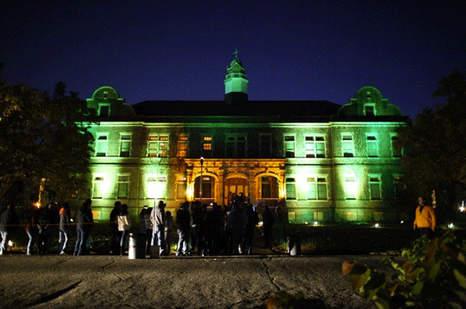 Spring City ، PA Pennhurst Asylum: يمكنك المشي عبر هذا اللجوء المسكون الذي يواجه نفق الإرهاب وزنزانة الأرواح المفقودة أثناء البحث عن الأشباح.