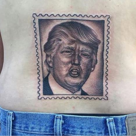 TRUMP STAMP. Máme rádi dobrou slovní hříčku, ale pojďte hned ...