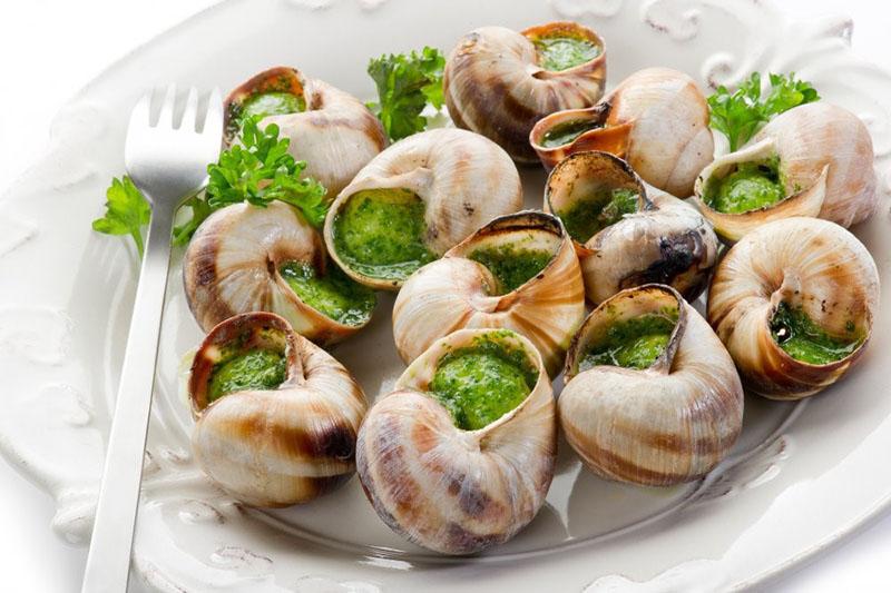 Plato de caracol francés con ajo