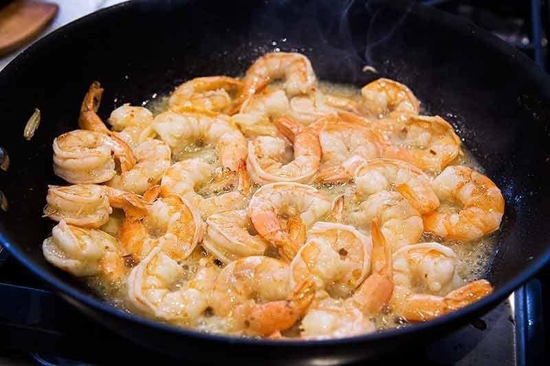 faire frire les crevettes