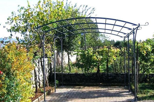 pérgola de metal