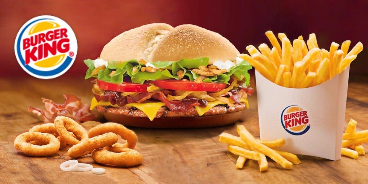 Burger King, Burger King týrání zvířat, aktivistická skupina obviňuje z týrání zvířat, video z kuřecí farmy v utajení, kuřecí farma, burger king taiwan, burger king europe, co je v páru v rohlíku, vaječné farmy, pákový aktivátor, Nick Cooney, farmář s hamburgery , veganská propaganda
