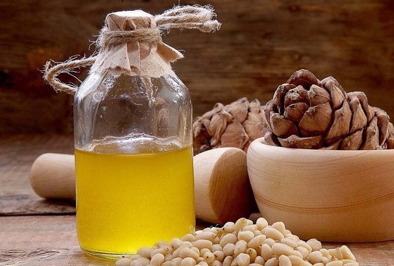 Aplicación de propiedades útiles del aceite de nuez de cedro