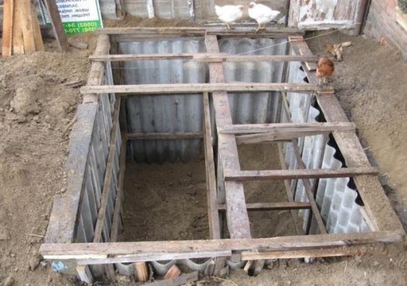 garder des lapins chinchilla soviétique dans la fosse