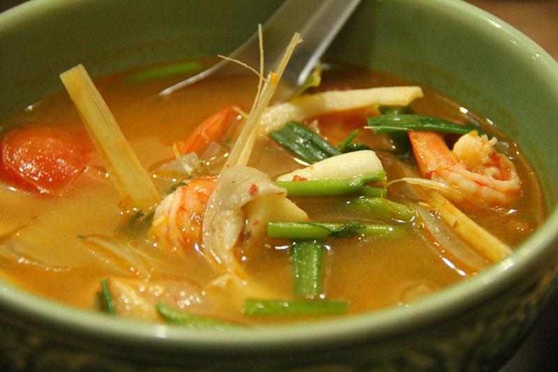 plato de hierba de limón