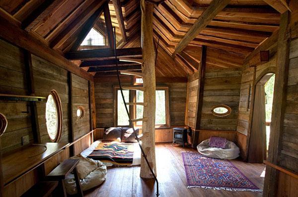 décoration intérieure de la cabane dans les arbres