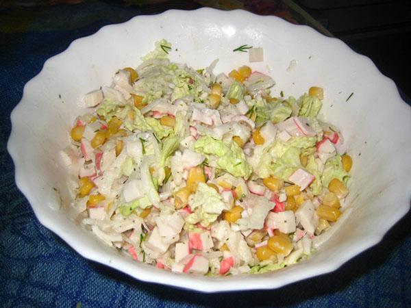ensalada de daikon y palitos de cangrejo