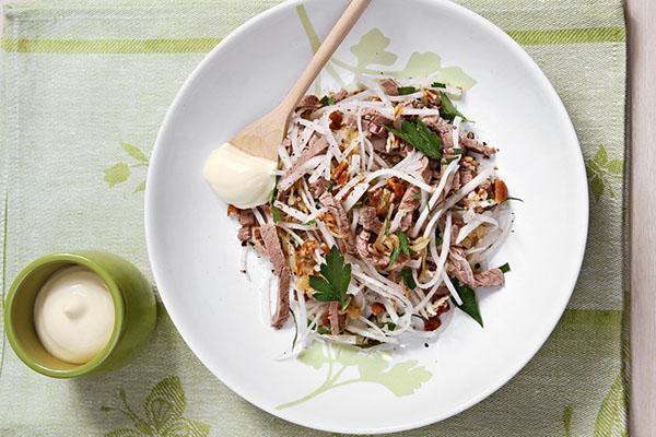 ensalada de daikon y ternera