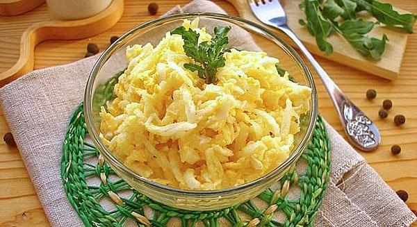 salade de daikon, fromage et œufs