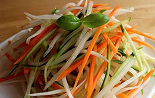 ensalada de vitamina daikon