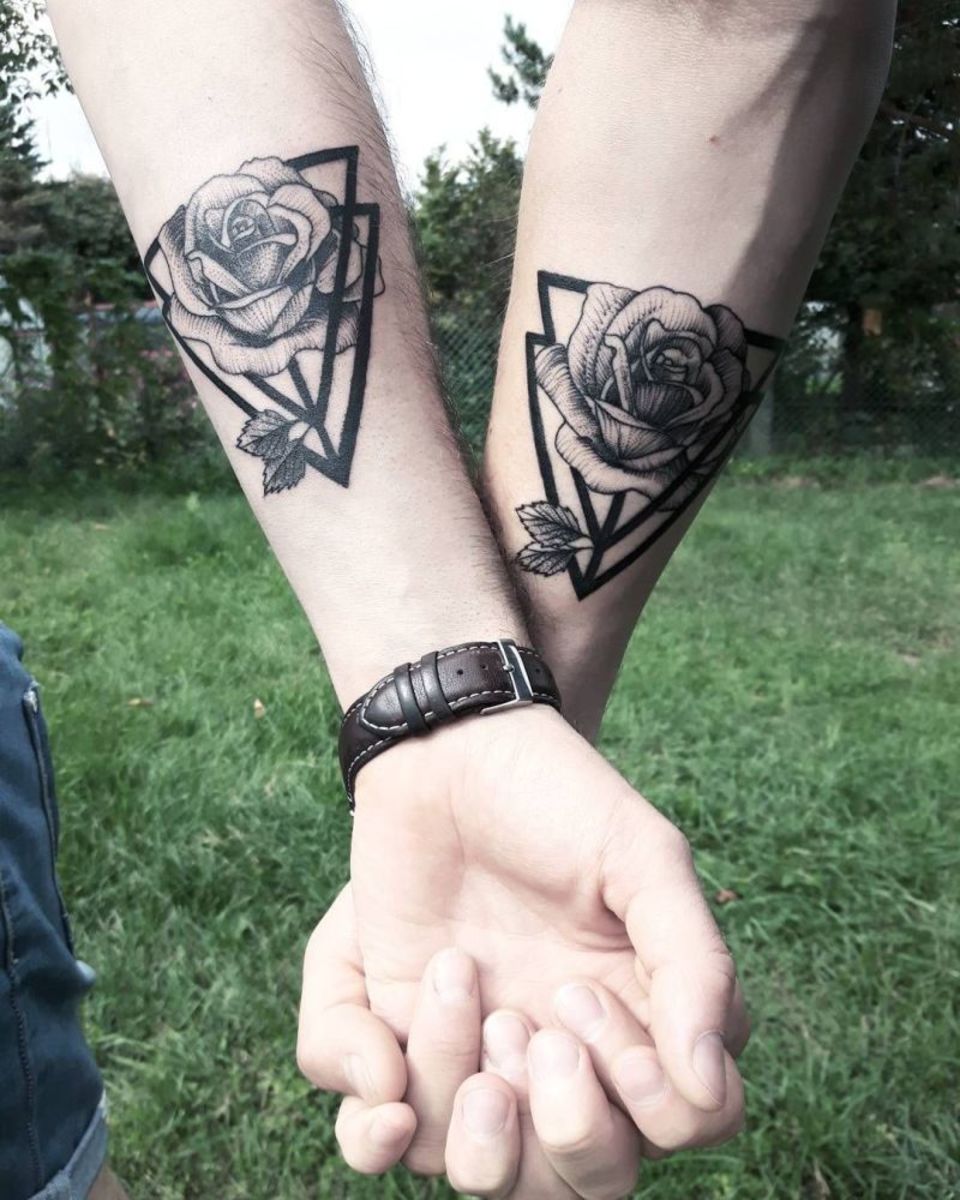 růže-pár-tetování-1