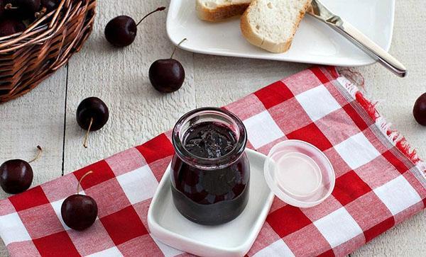 confiture de cerises pour l'hiver