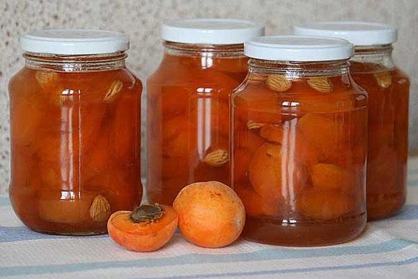 confiture d'abricots et de prunes cerises
