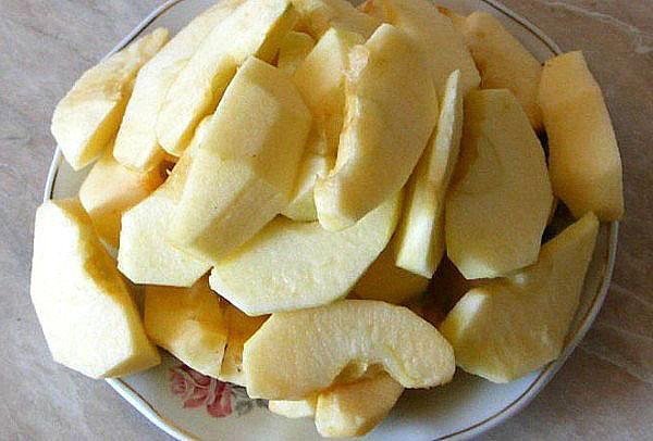 pelar y picar manzanas